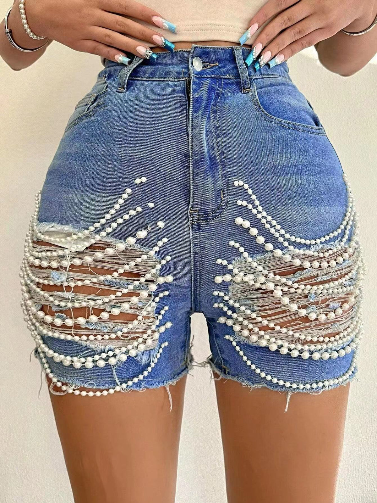 Upgrade your wardrobe 🔥Buy the trendy chain embellished jeans of 2026 now!