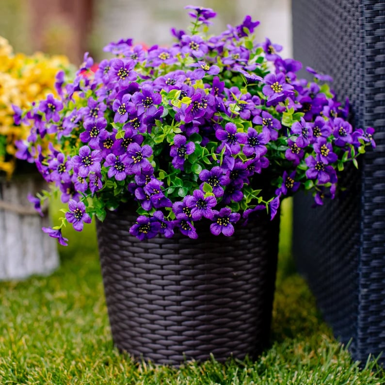 Vibrant Artificial Flowers: 365 Days of Spring 🌿